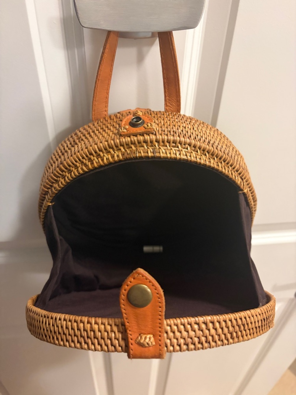 Round Rattan Bali Backpack - Picture 4 of 9